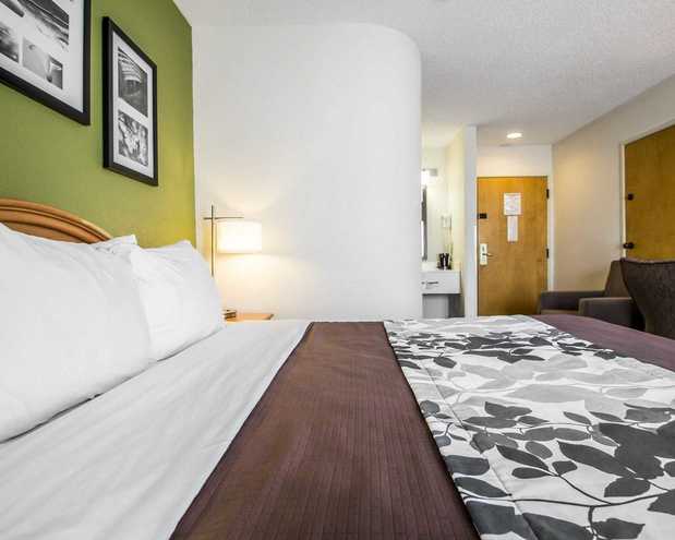Images Sleep Inn & Suites Airport