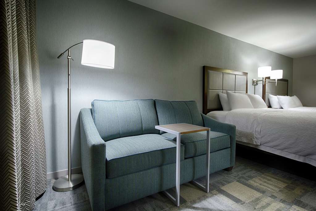 Hampton Inn Salina Image