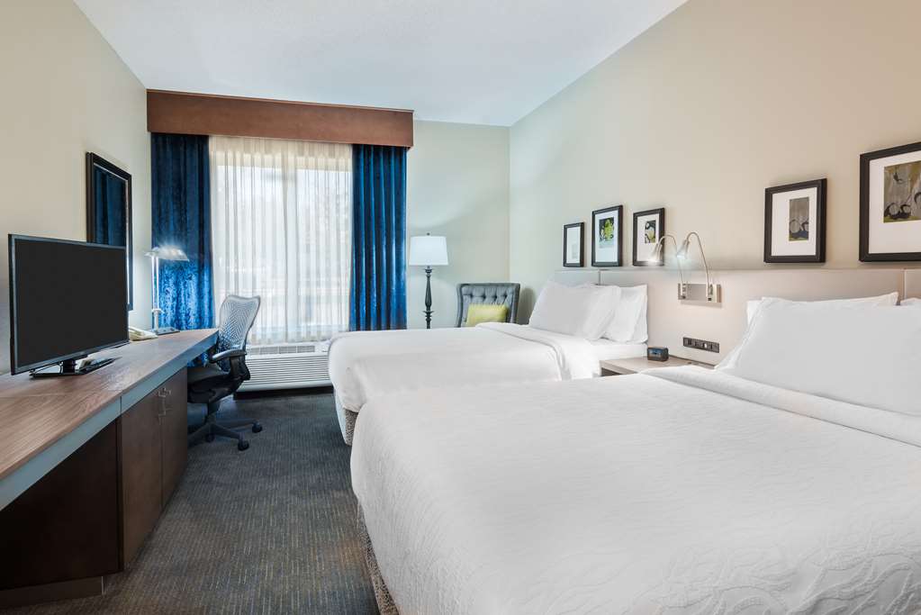 Hilton Garden Inn Westbury Image