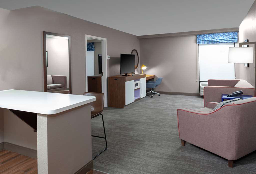 Hampton Inn Woodbridge Image