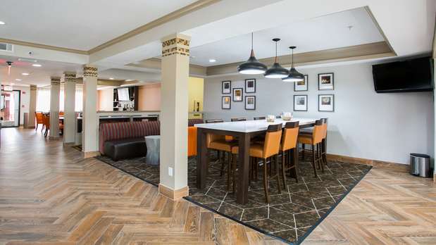 Images Best Western Plus Addison/Dallas Hotel