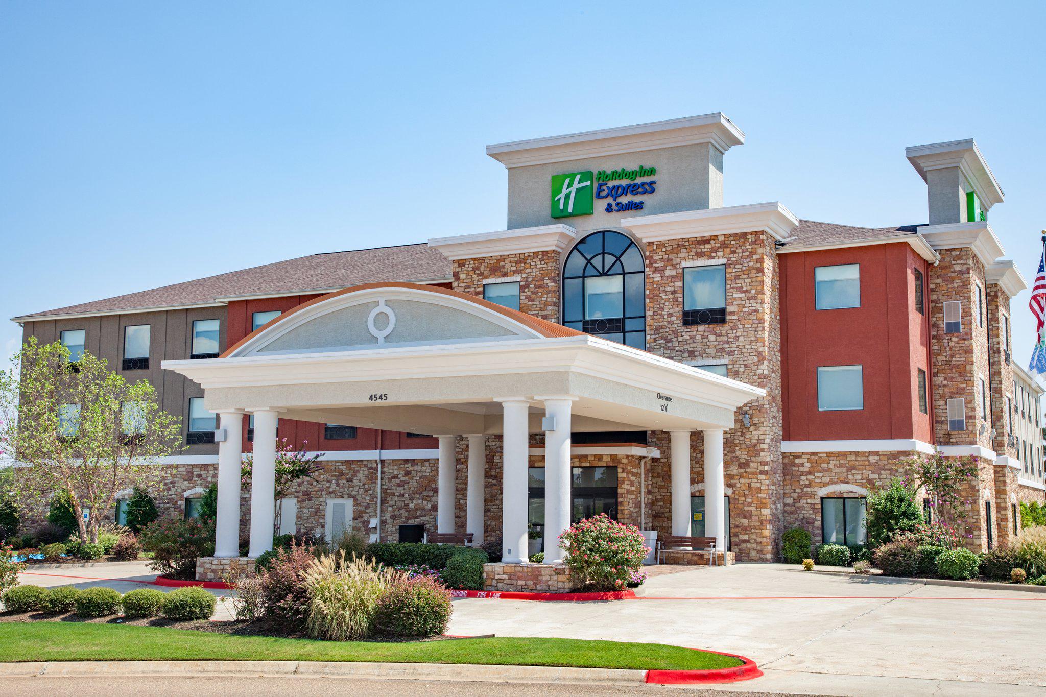 Holiday Inn Express & Suites Texarkana Photo