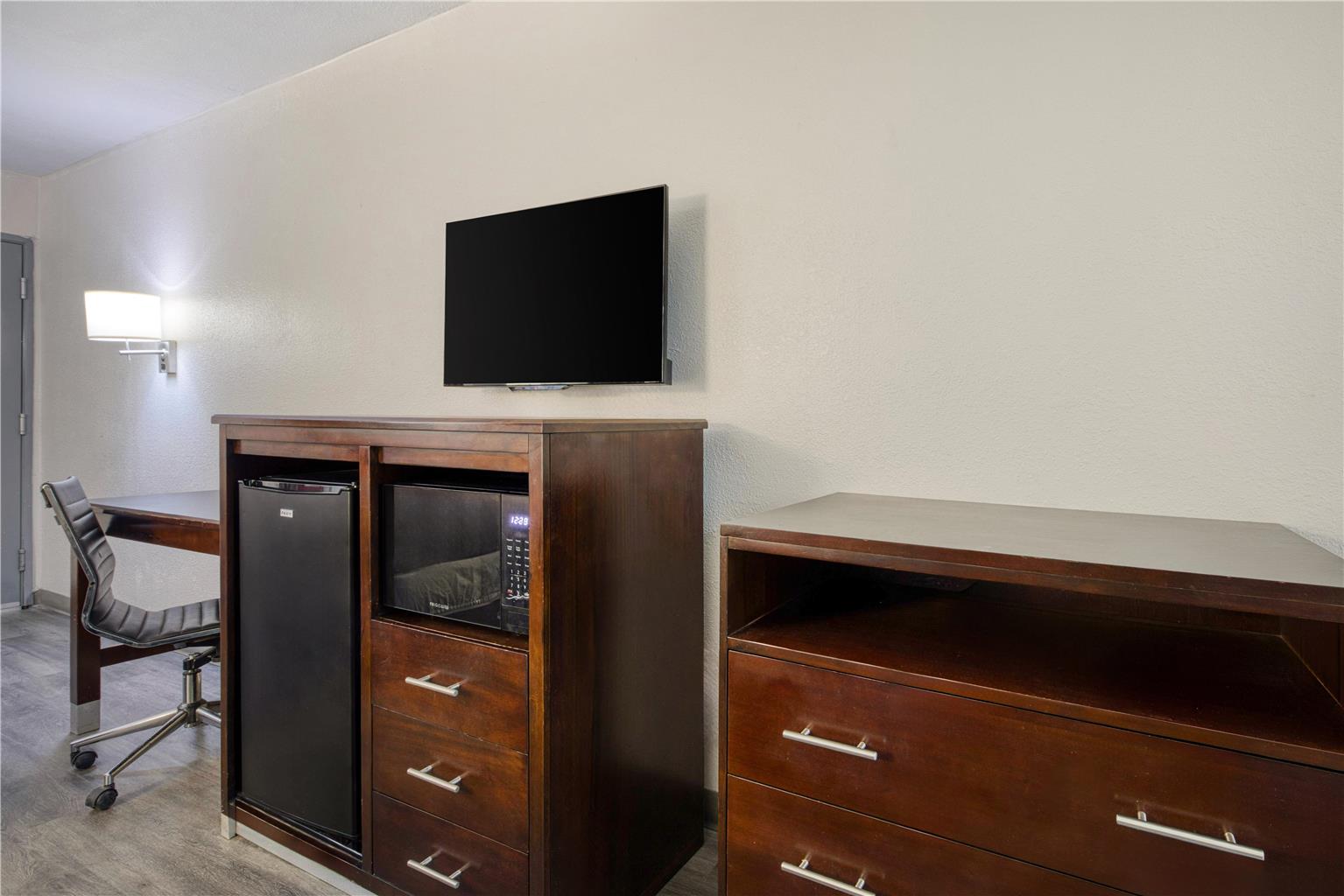 SureStay by Best Western Terrell Image