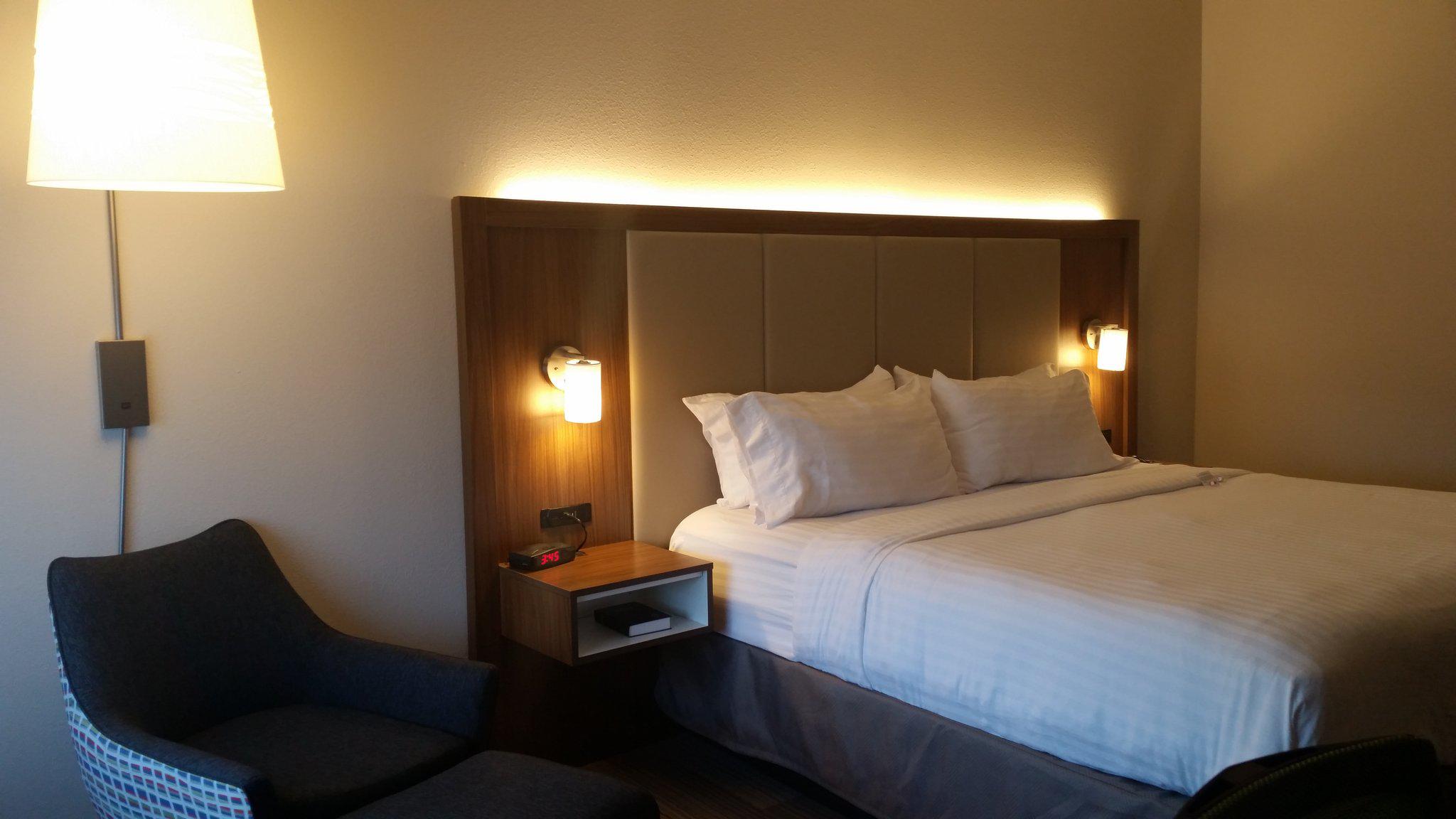 Holiday Inn Express Slidell Photo