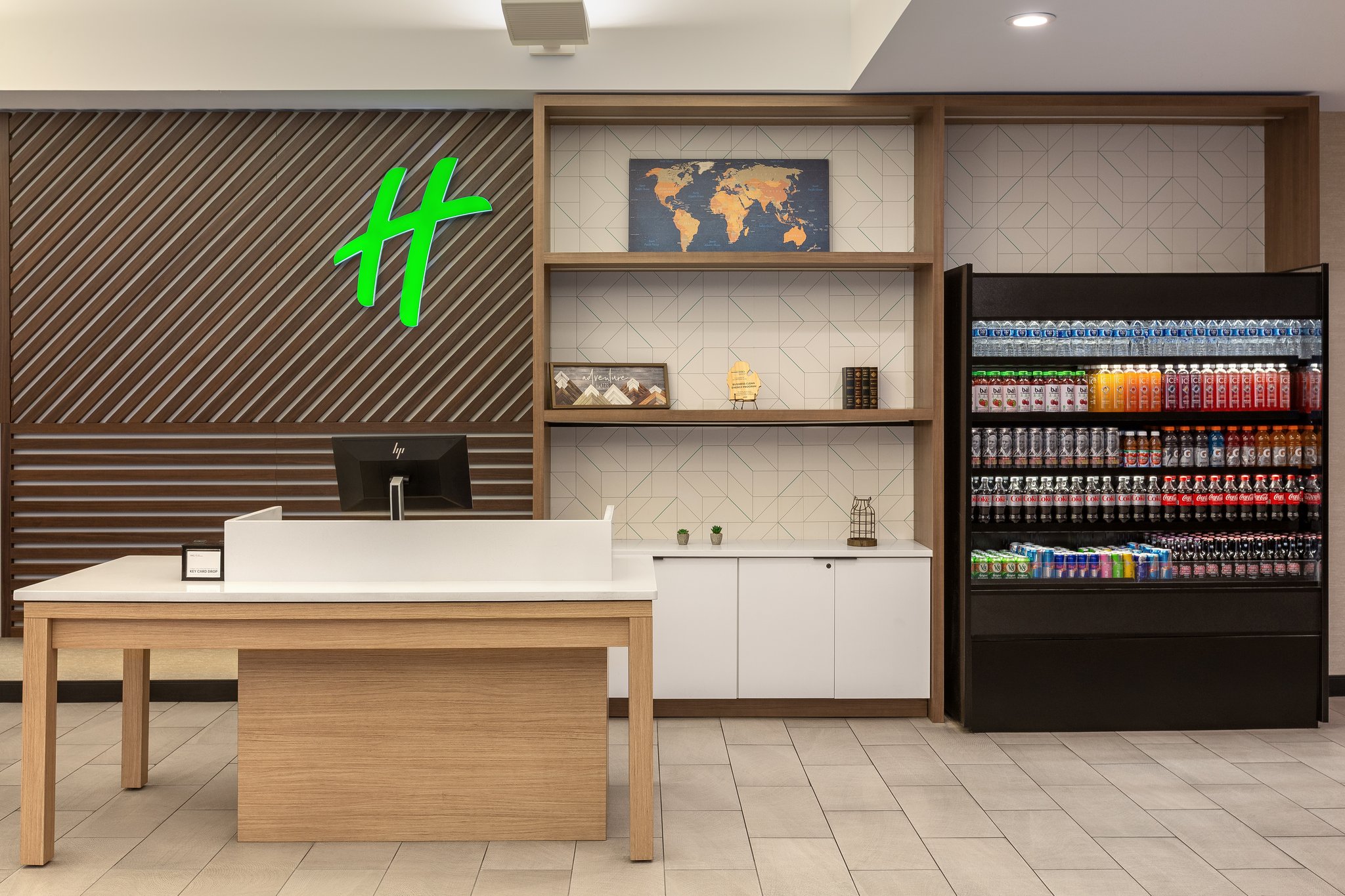 Holiday Inn & Suites Detroit - Troy by IHG Image