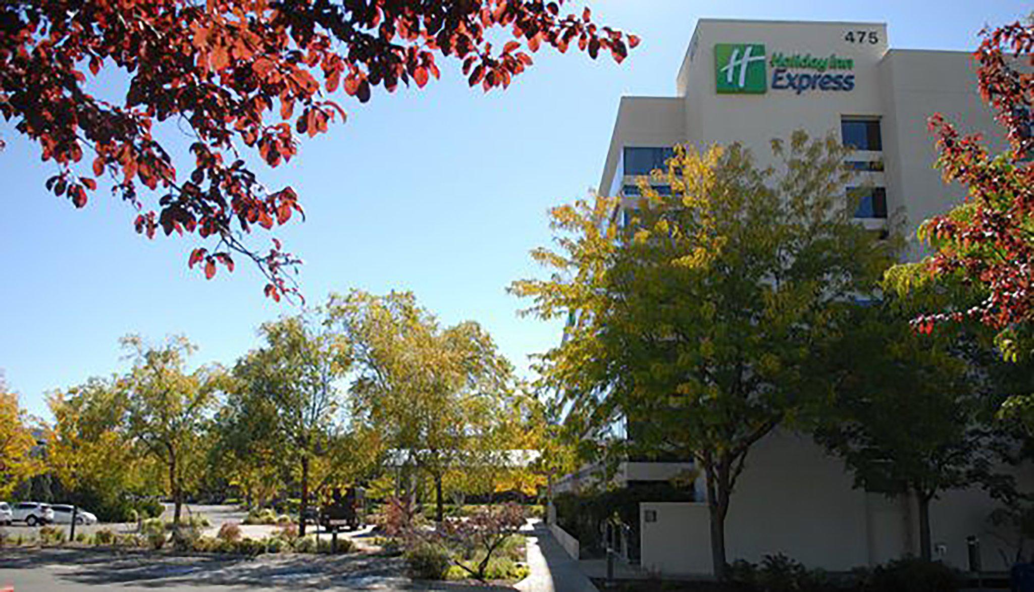 Holiday Inn Express Boise-University Area Photo