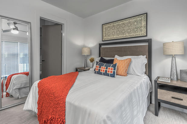 Images Camden Grandview Apartments and Townhomes
