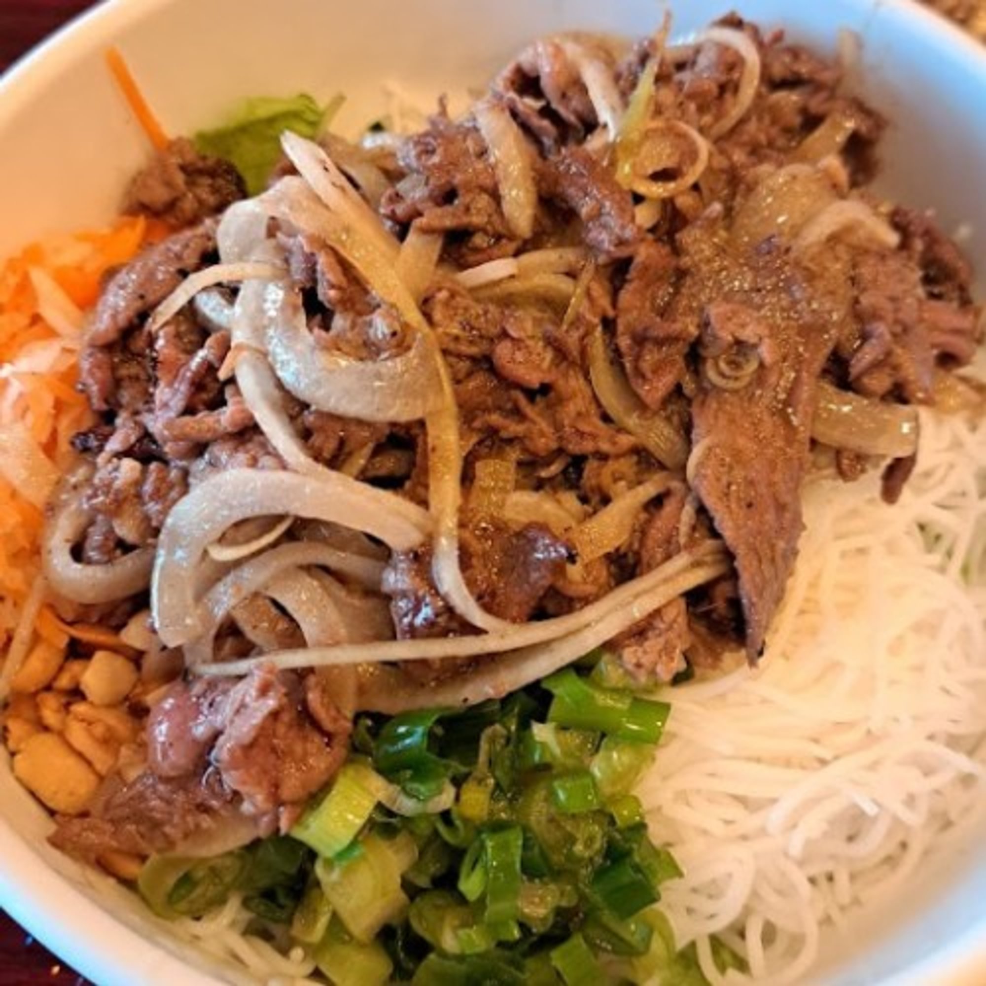 B9- Vermicelli with Stir-Fry Lemongrass Beef