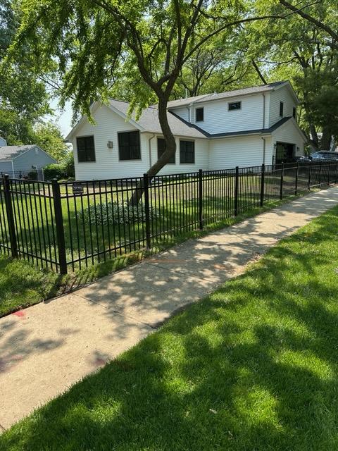 Top Rail Fence Naperville Image
