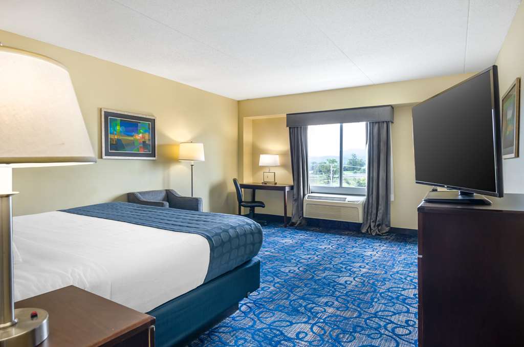 Best Western Plus Waynesboro Inn & Suites Conference Center Image