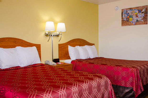 Images Econo Lodge East