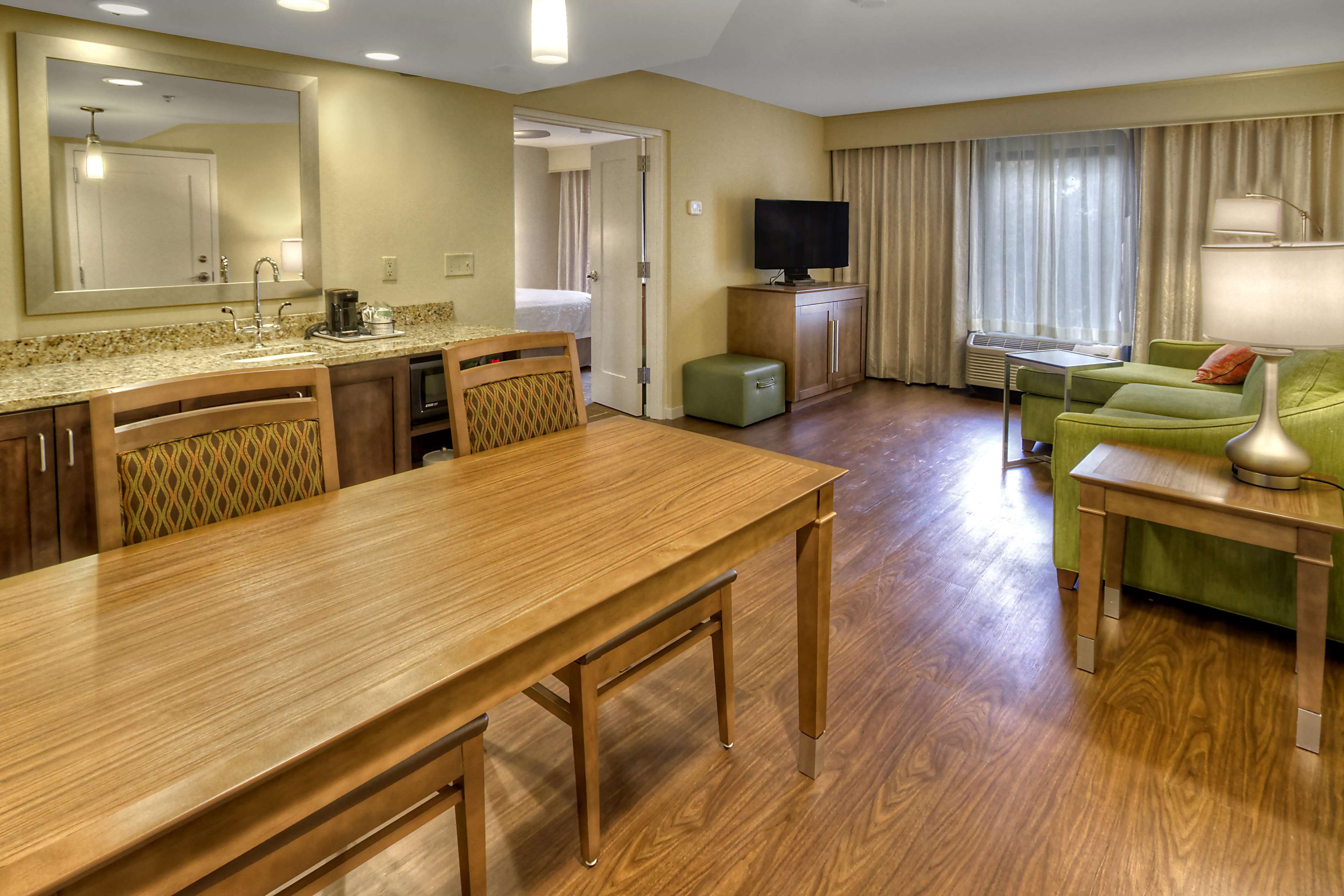 Hampton Inn & Suites Asheville-I-26 Photo