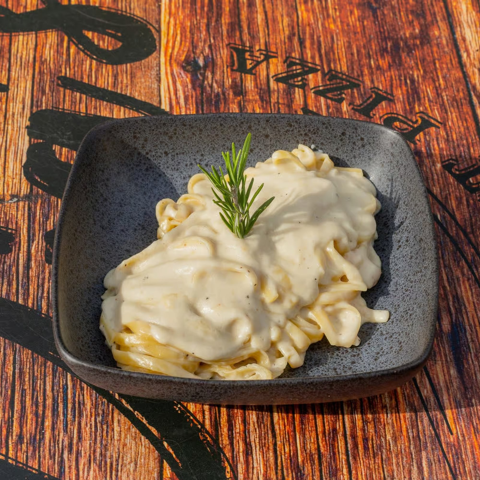 Fettuccine Alfredo