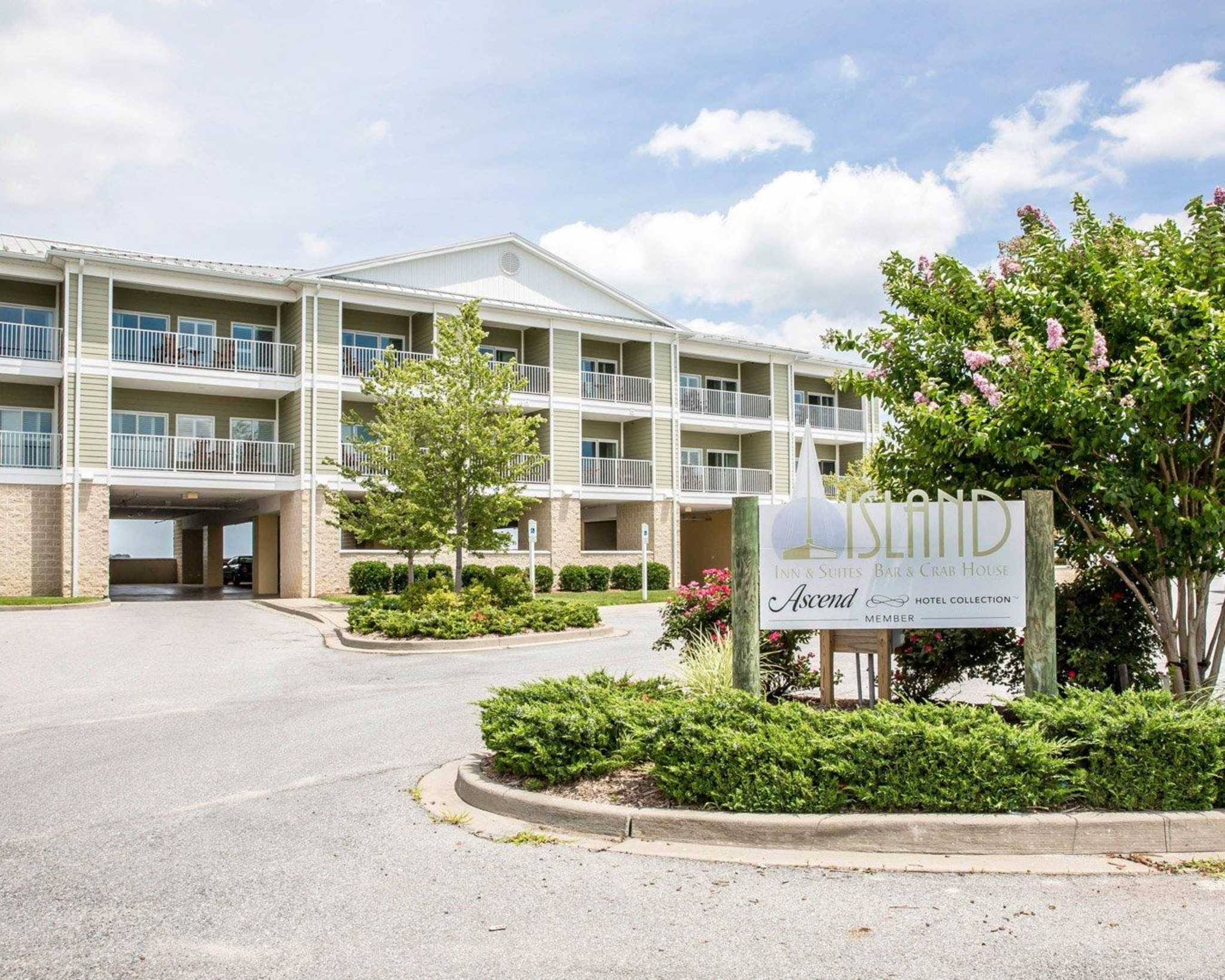 Mechanicsville Md Island Inn Suites An Ascend Hotel Collection Print
