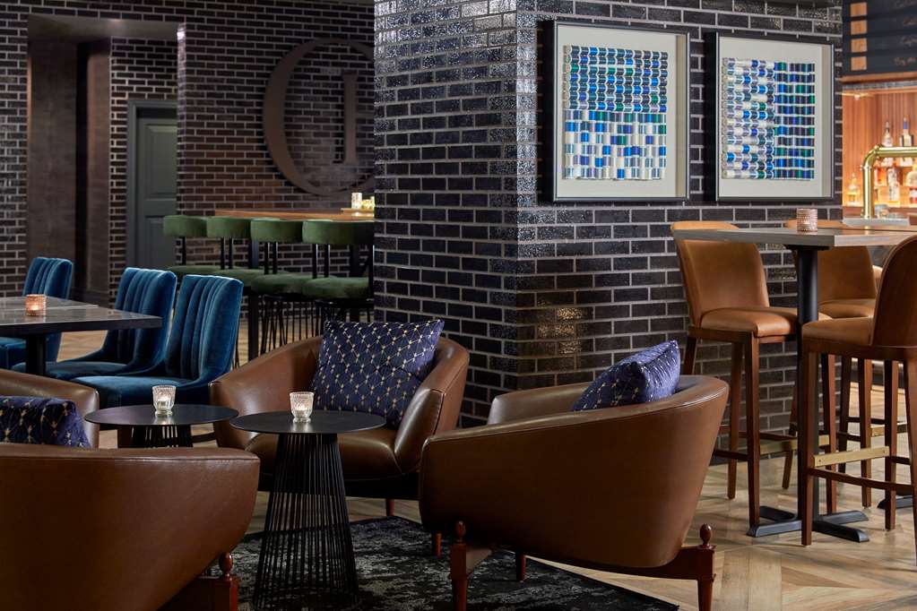 Cumberland House Knoxville, Tapestry Collection by Hilton Image