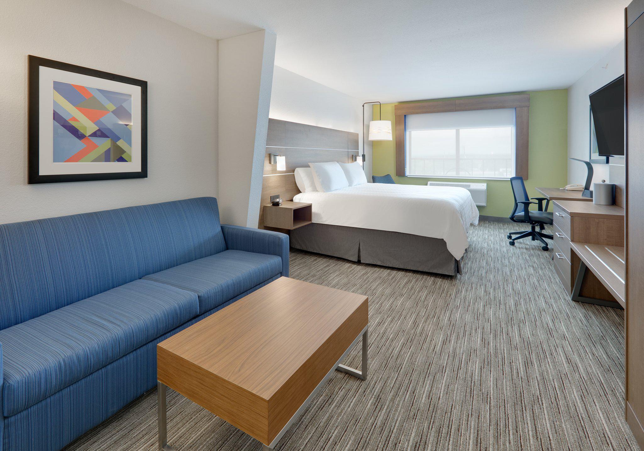 Holiday Inn Express & Suites San Antonio NW Near Seaworld Photo