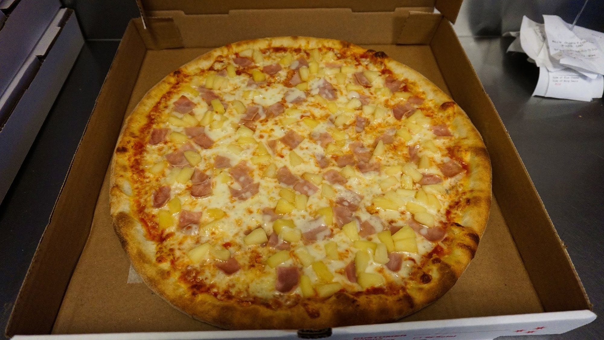 Hawaiian White Pizza (Medium 14'')
