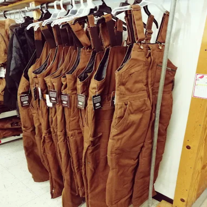 Mac's Thrifty Store Logo