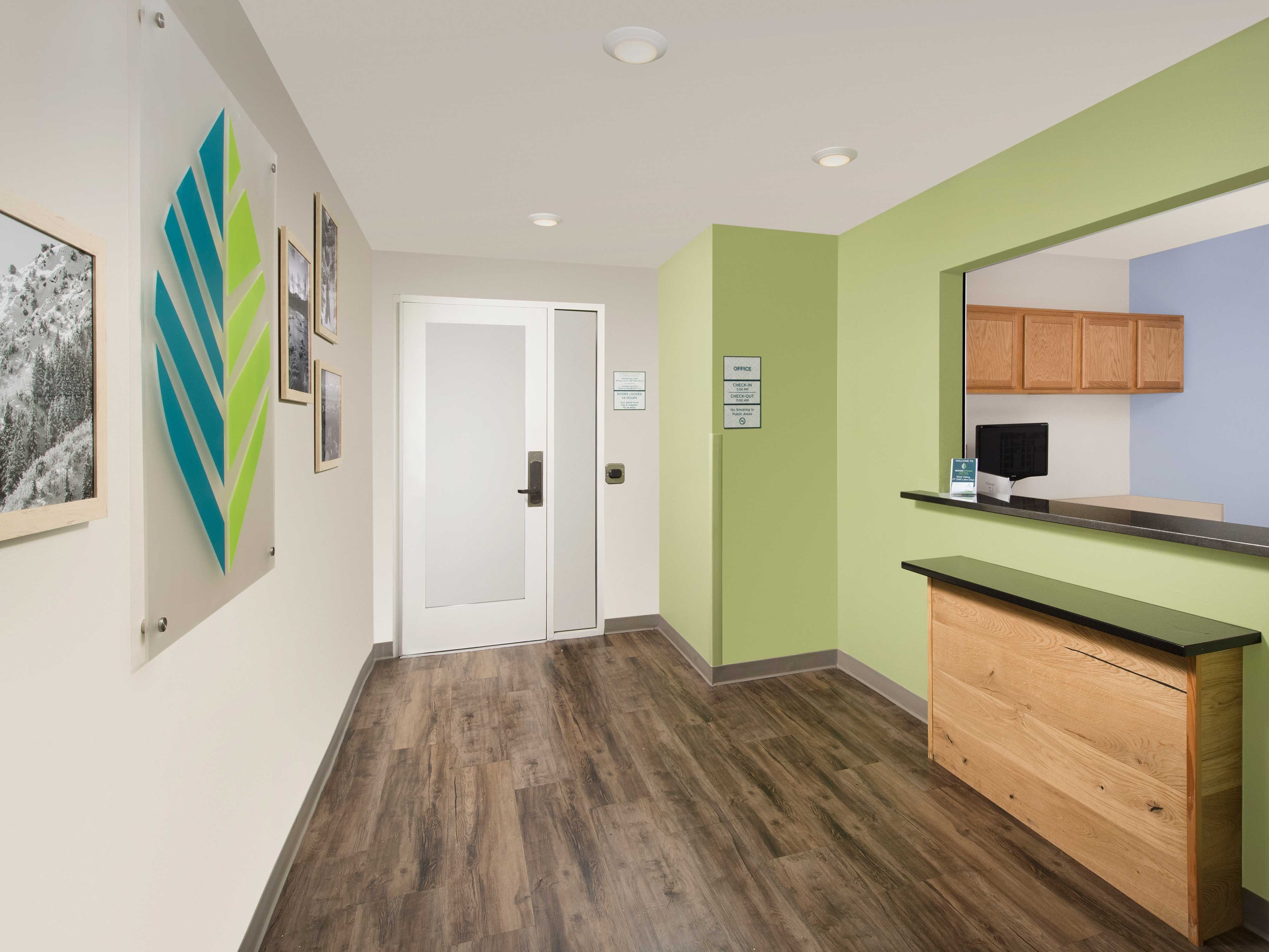 WoodSpring Suites Salt Lake City Photo