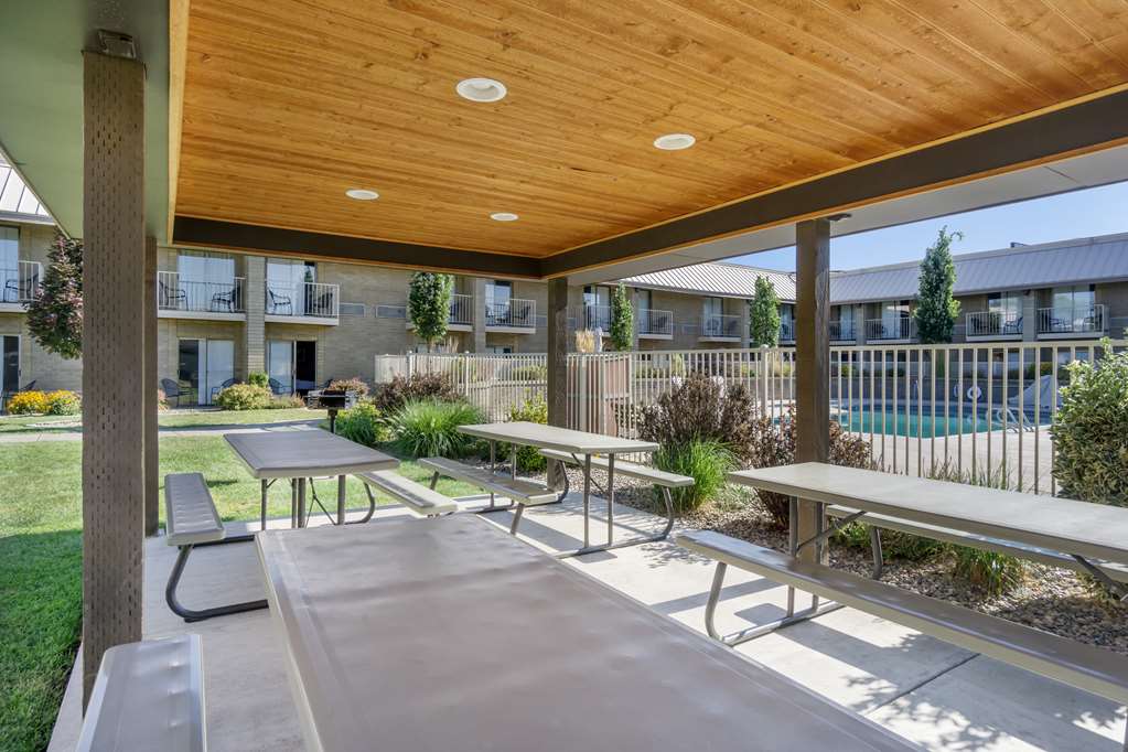 Best Western Plus Ahtanum Inn Image