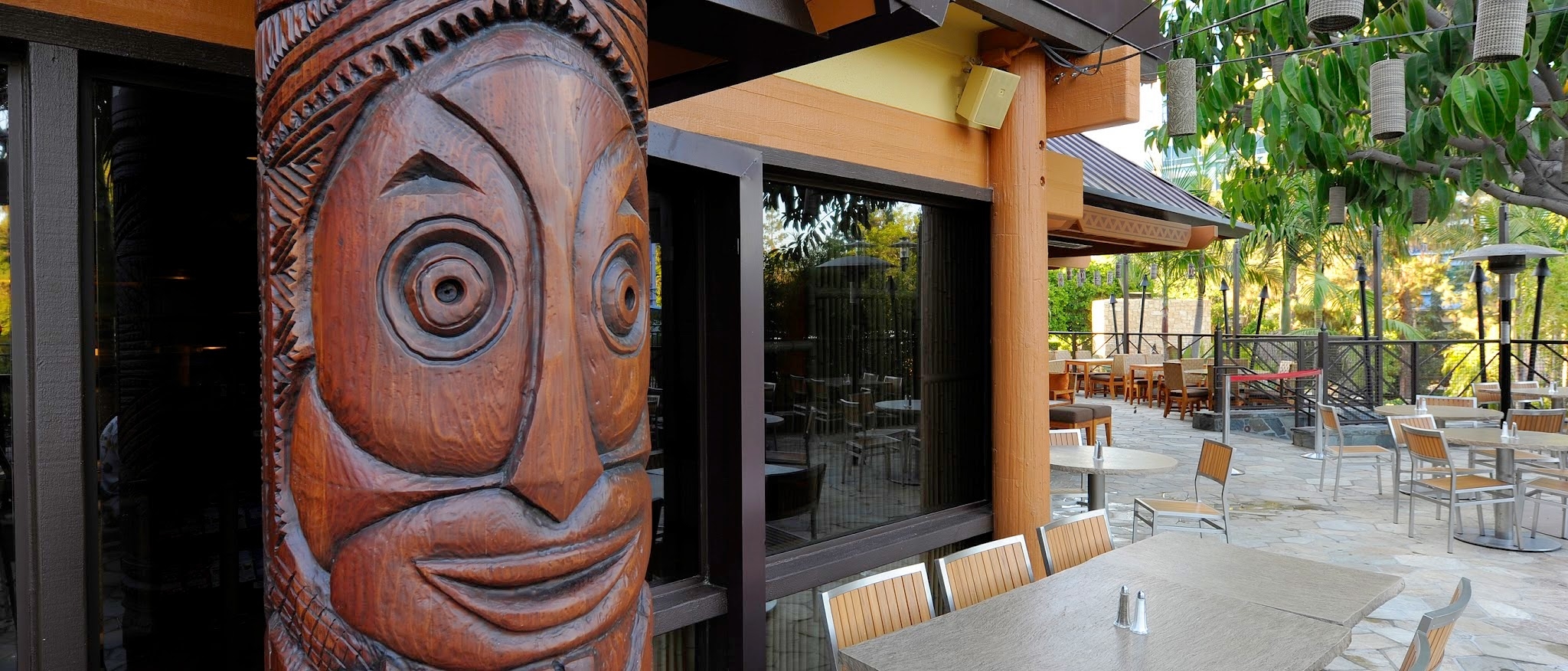 Tangaroa Terrace Tropical Bar & Grill Photo
