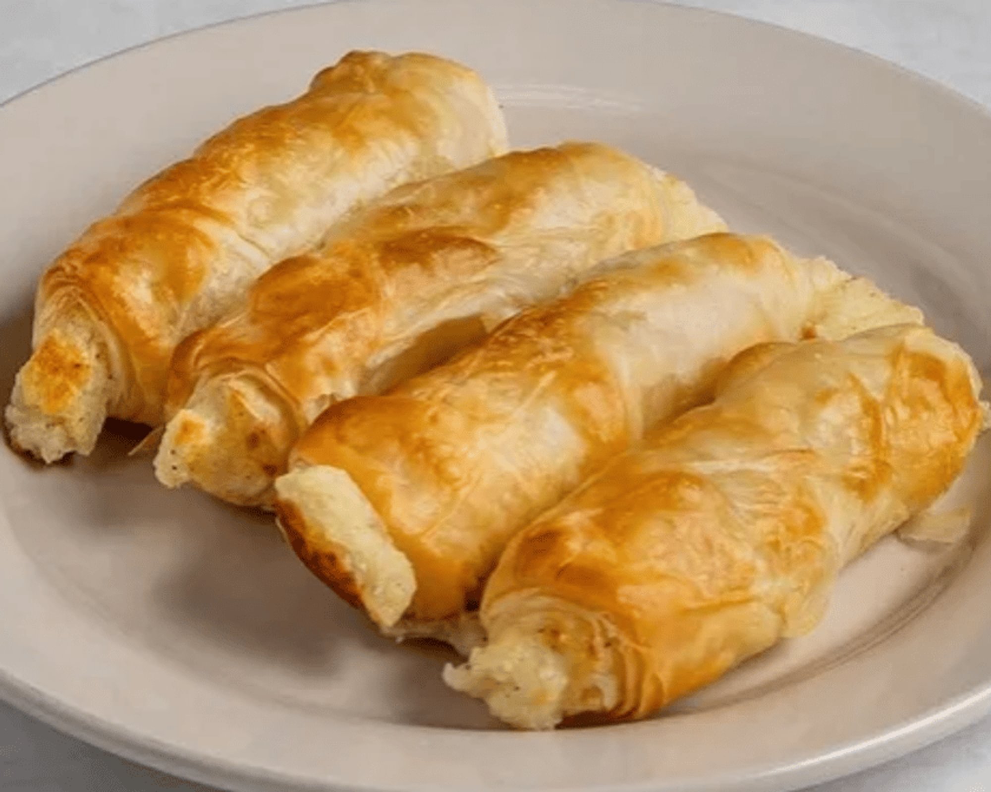 Bourekakee (Feta or Spinach Rolls)