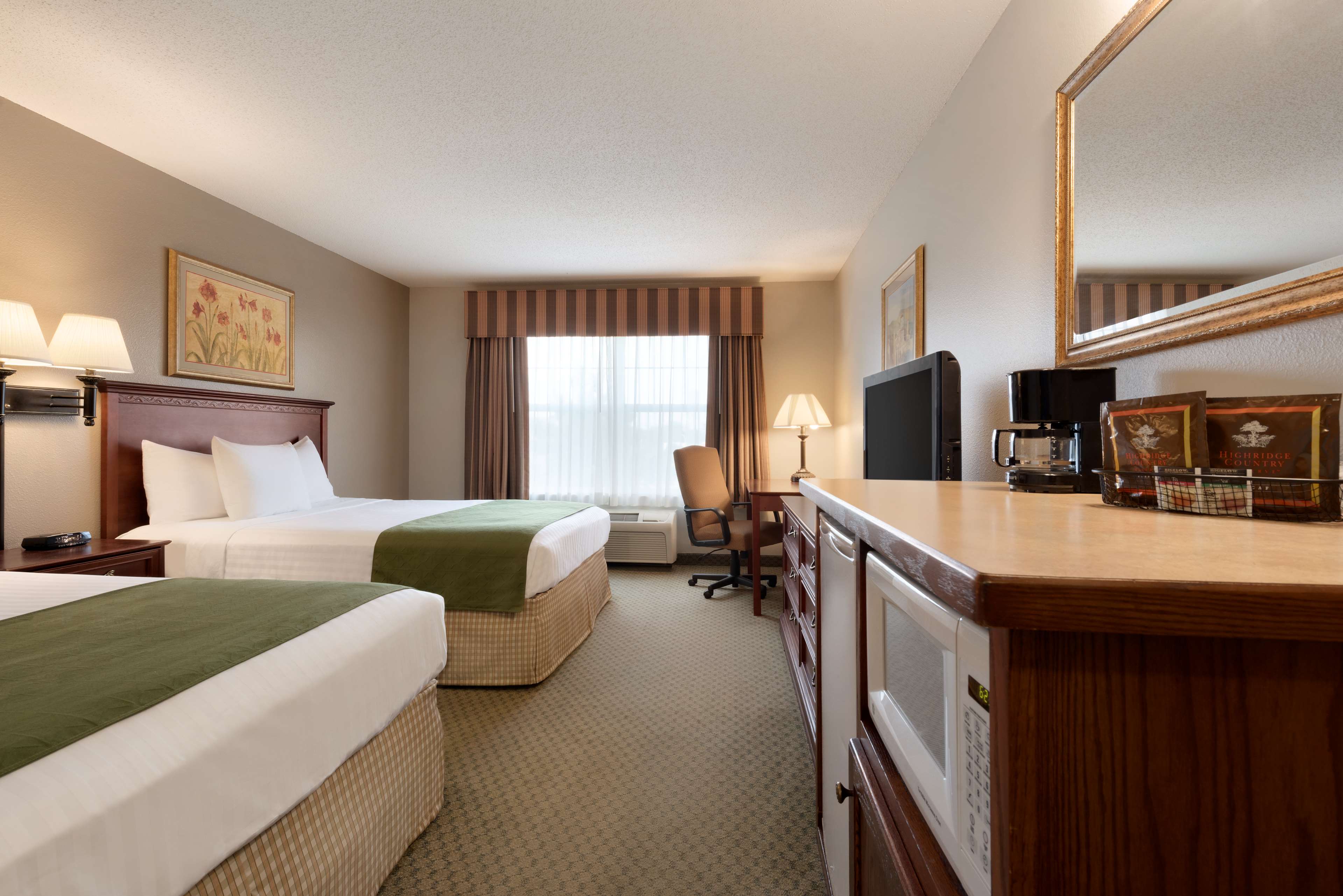 Country Inn & Suites by Radisson, St. Cloud East, MN Photo