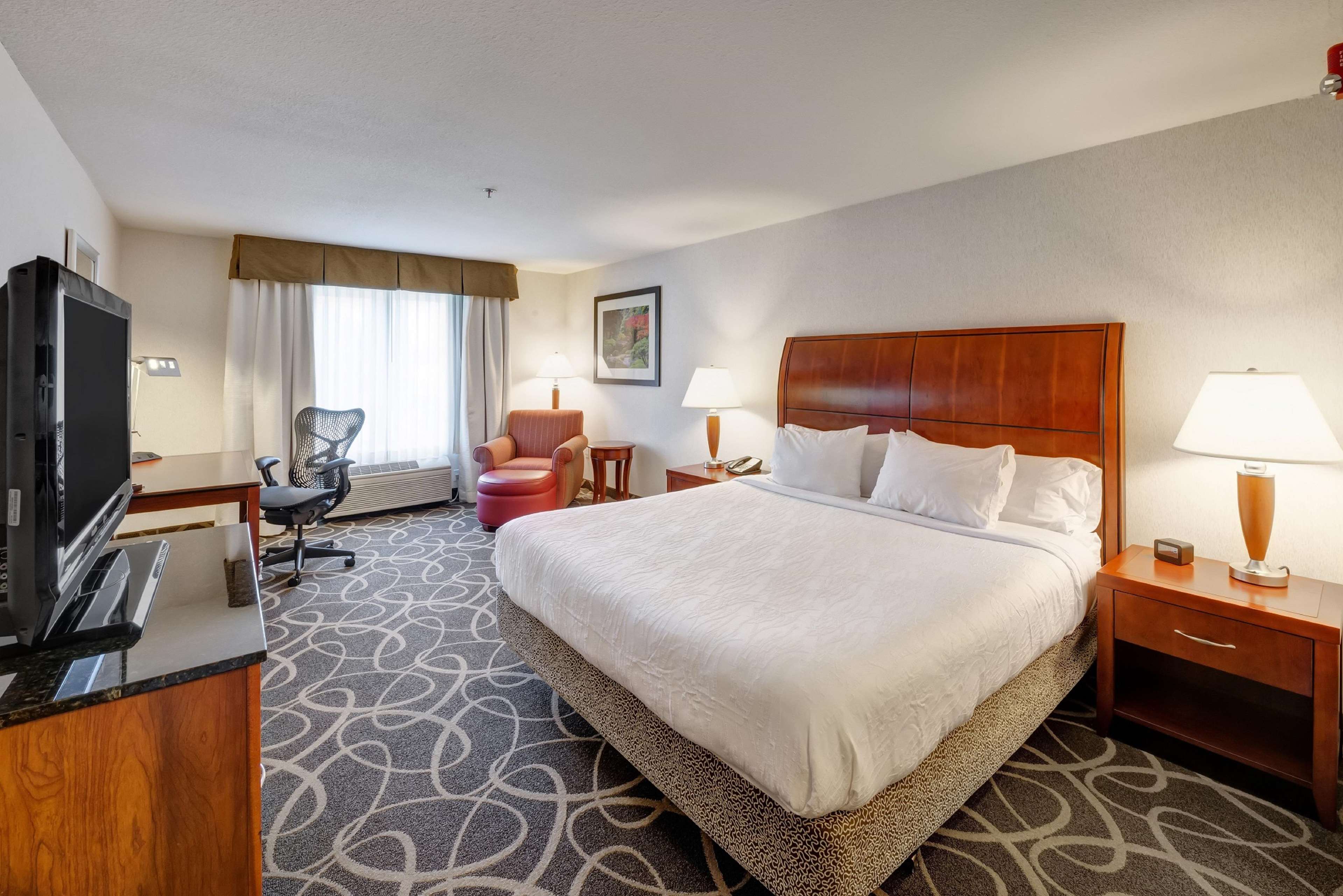 Hilton Garden Inn Portland Airport Photo