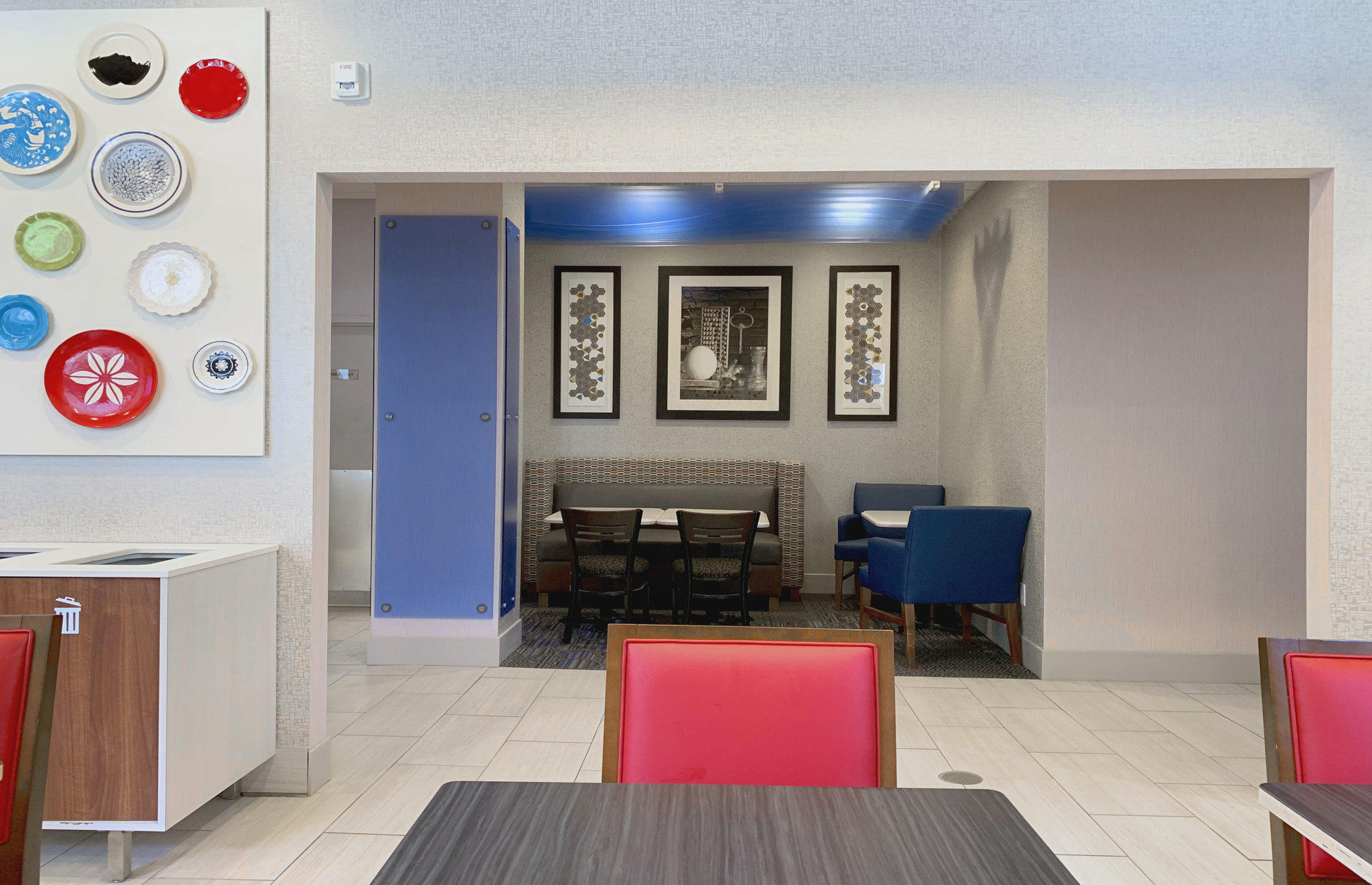 Holiday Inn Express & Suites Minneapolis-Dwtn (Conv Ctr) Photo