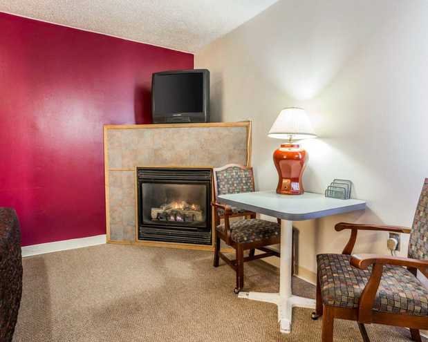 Images Rodeway Inn & Suites