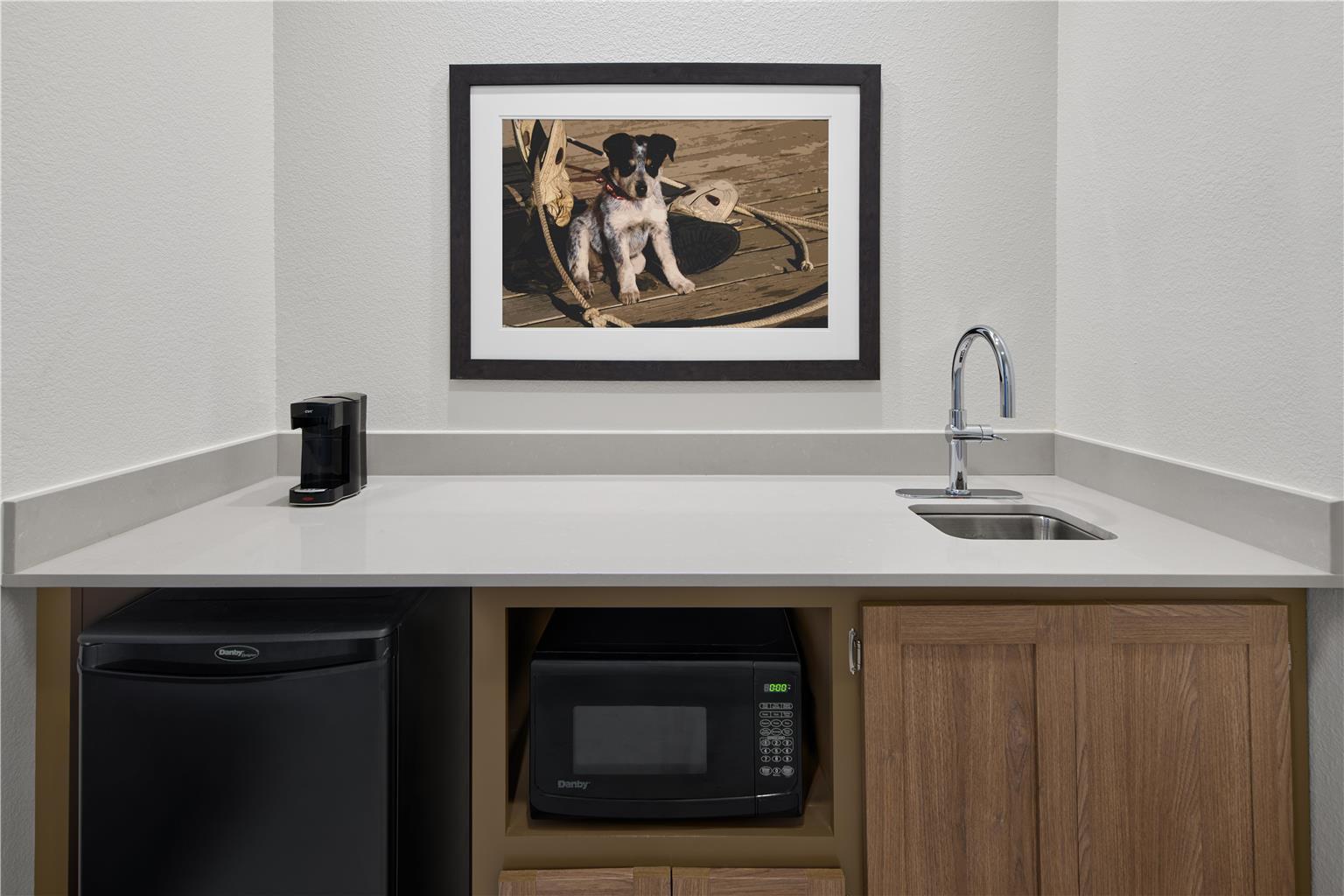 Hampton Inn Vernon Image