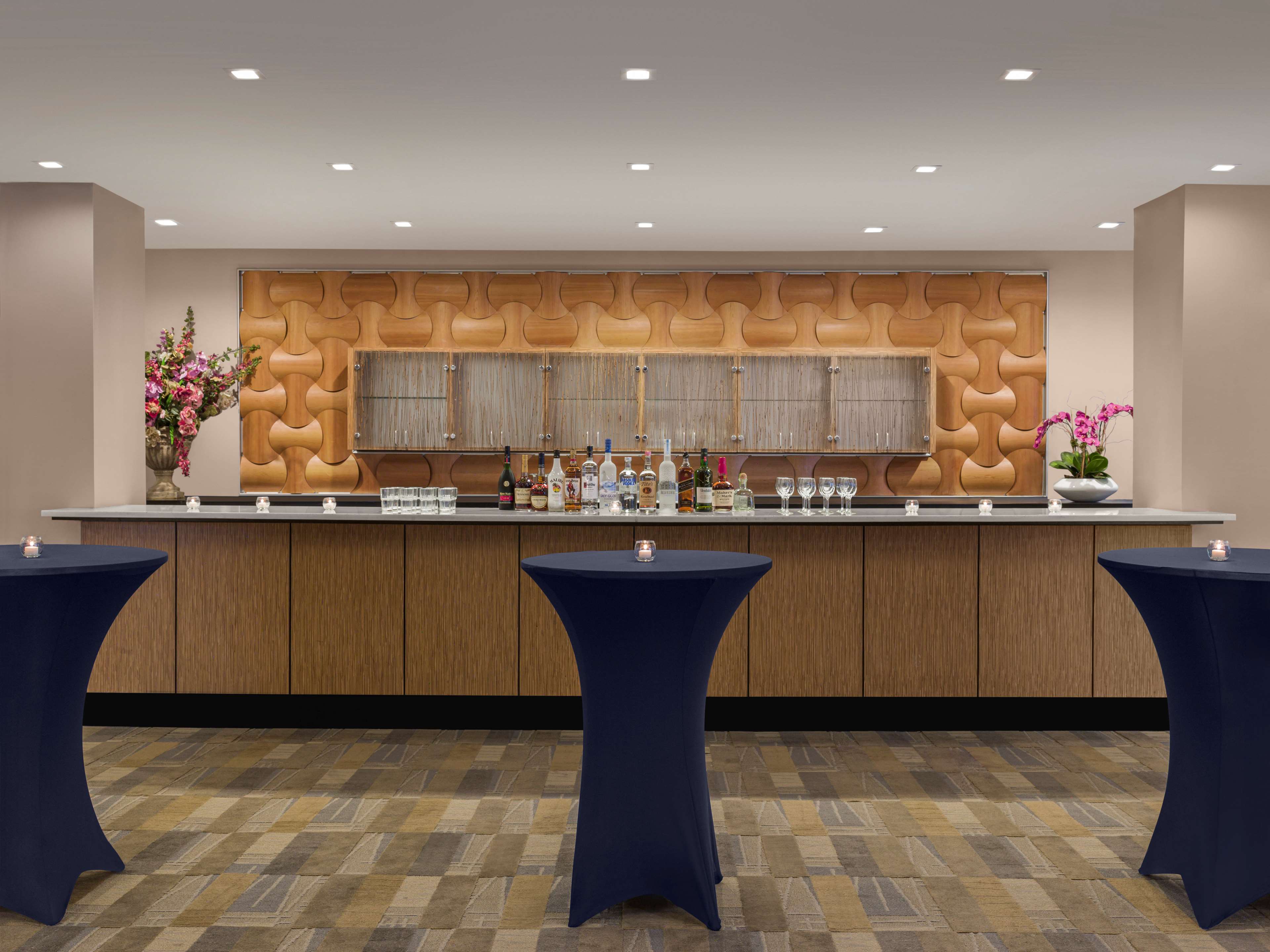 DoubleTree by Hilton Hotel Fort Lee - George Washington Bridge Photo