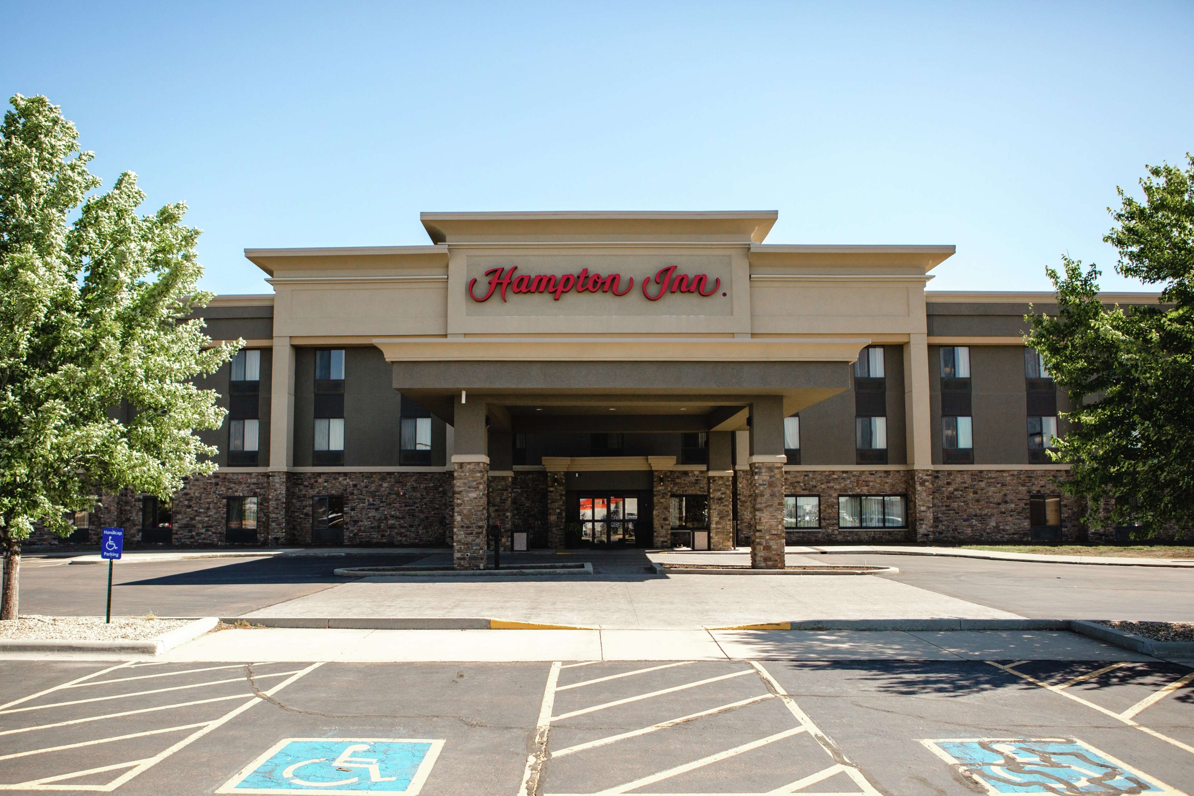 Hampton Inn Mitchell Photo