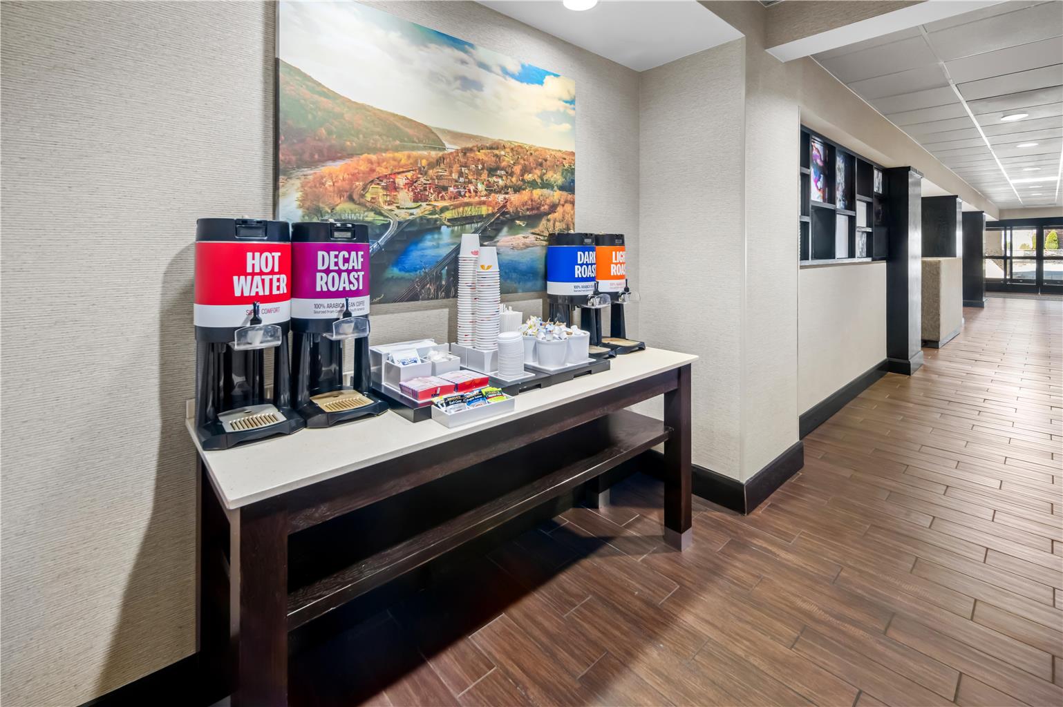 Hampton Inn & Suites Camp Springs/Andrews AFB Image