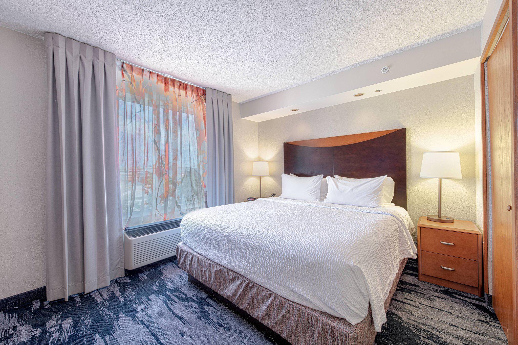 Fairfield Inn & Suites by Marriott Chicago Naperville Photo