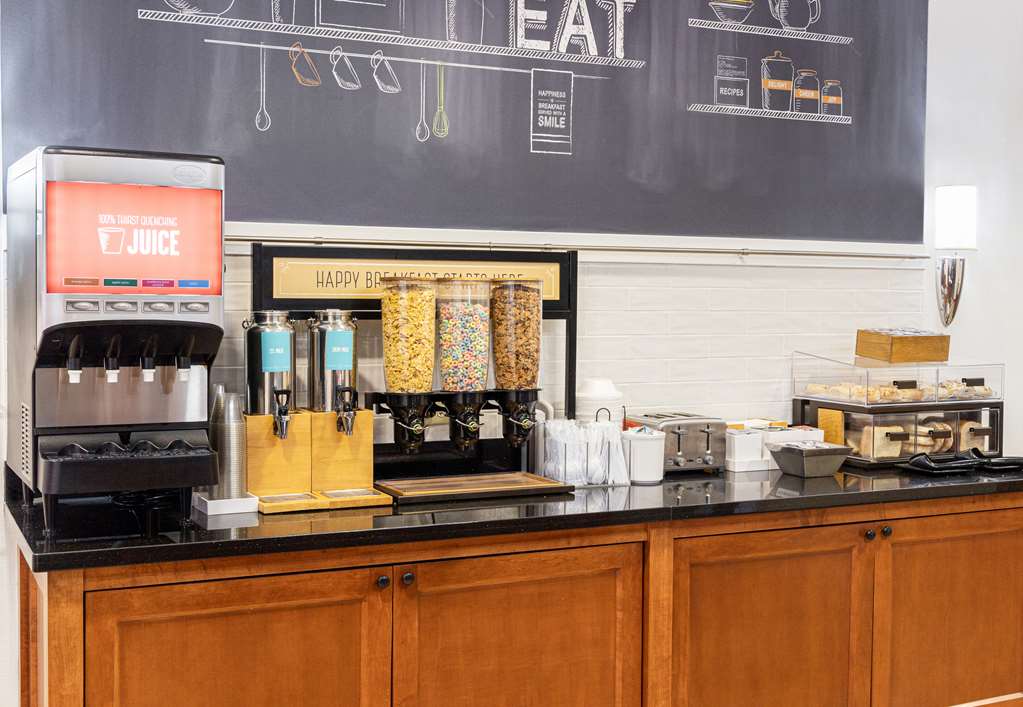 Hampton Inn & Suites Chicago Deer Park Image