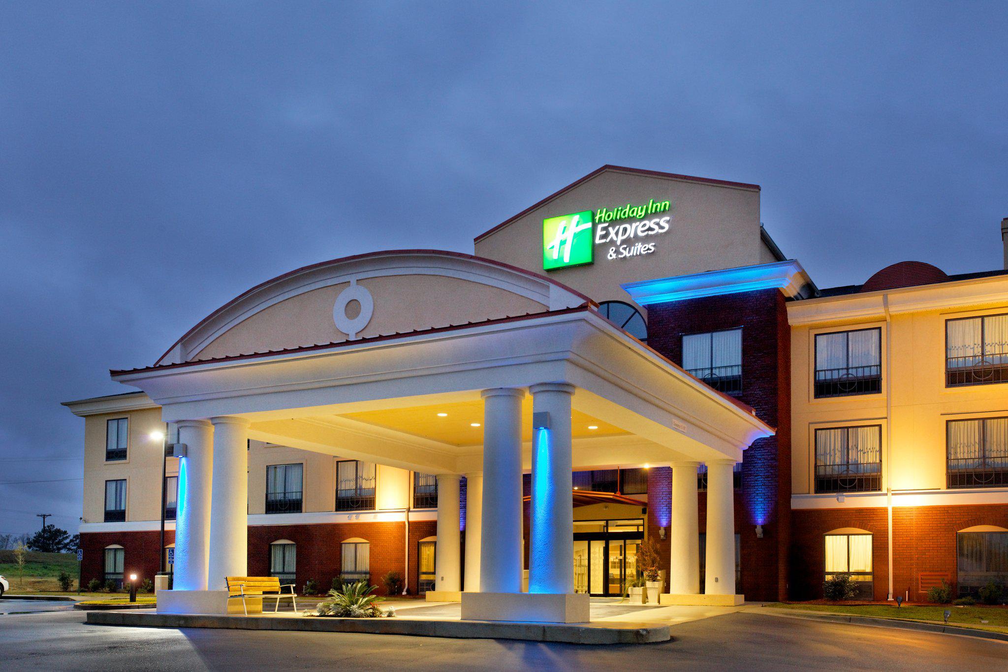 Holiday Inn Express & Suites Andalusia Photo