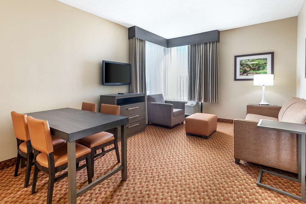 Best Western Plus Kendall Hotel & Suites Image