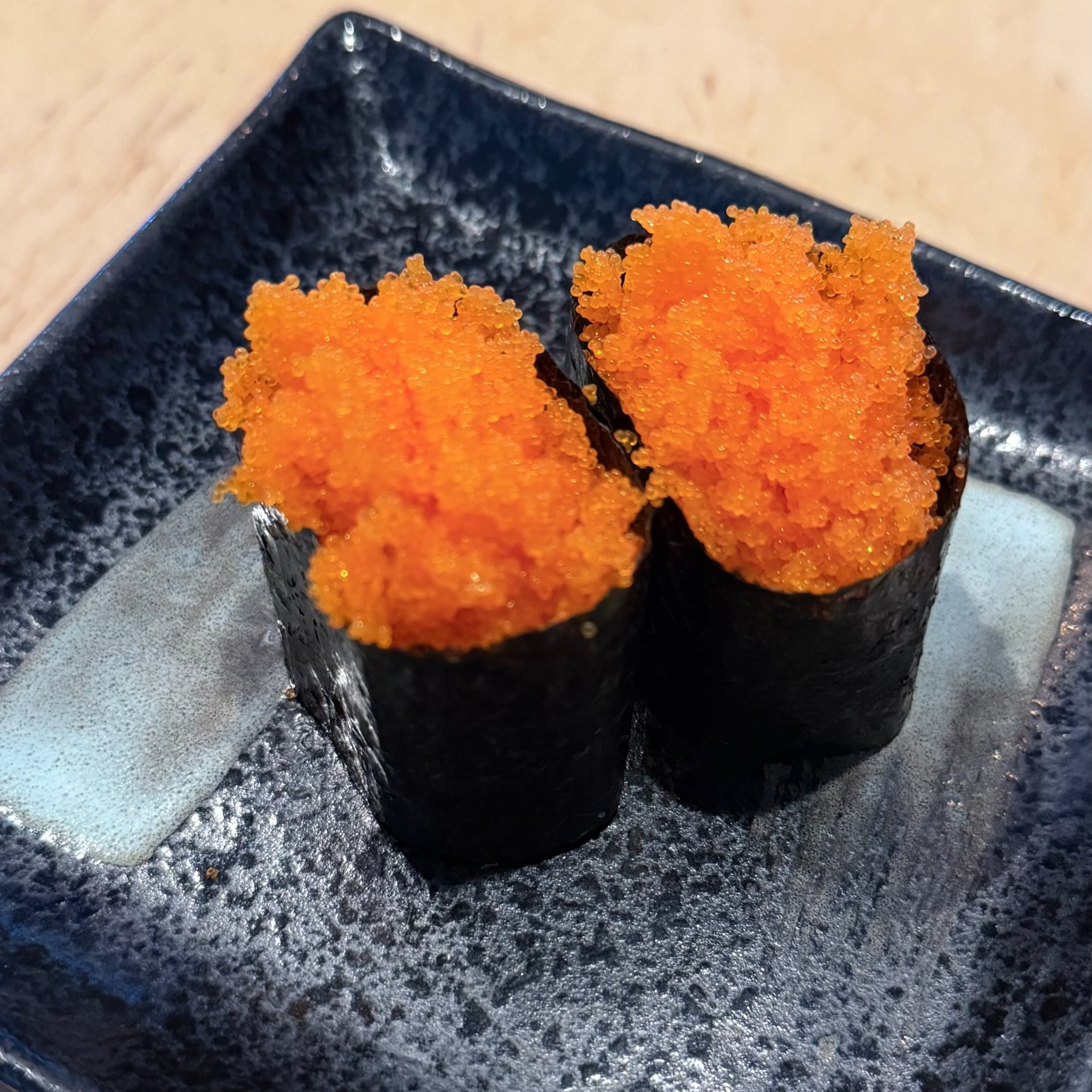 Masago sushi (2pcs)
