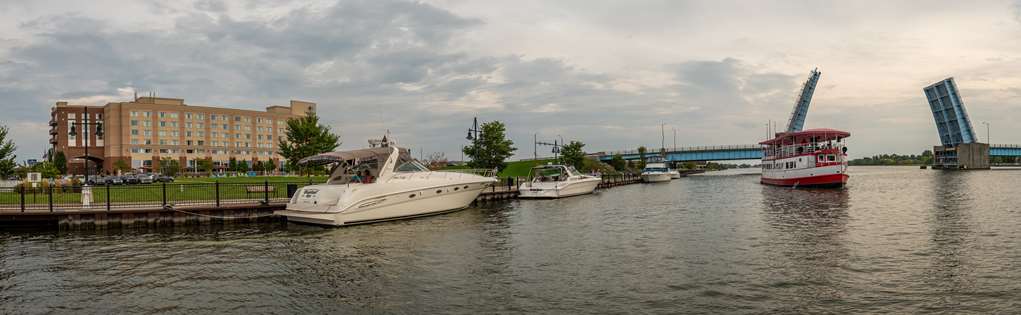 DoubleTree by Hilton Hotel Bay City - Riverfront Image