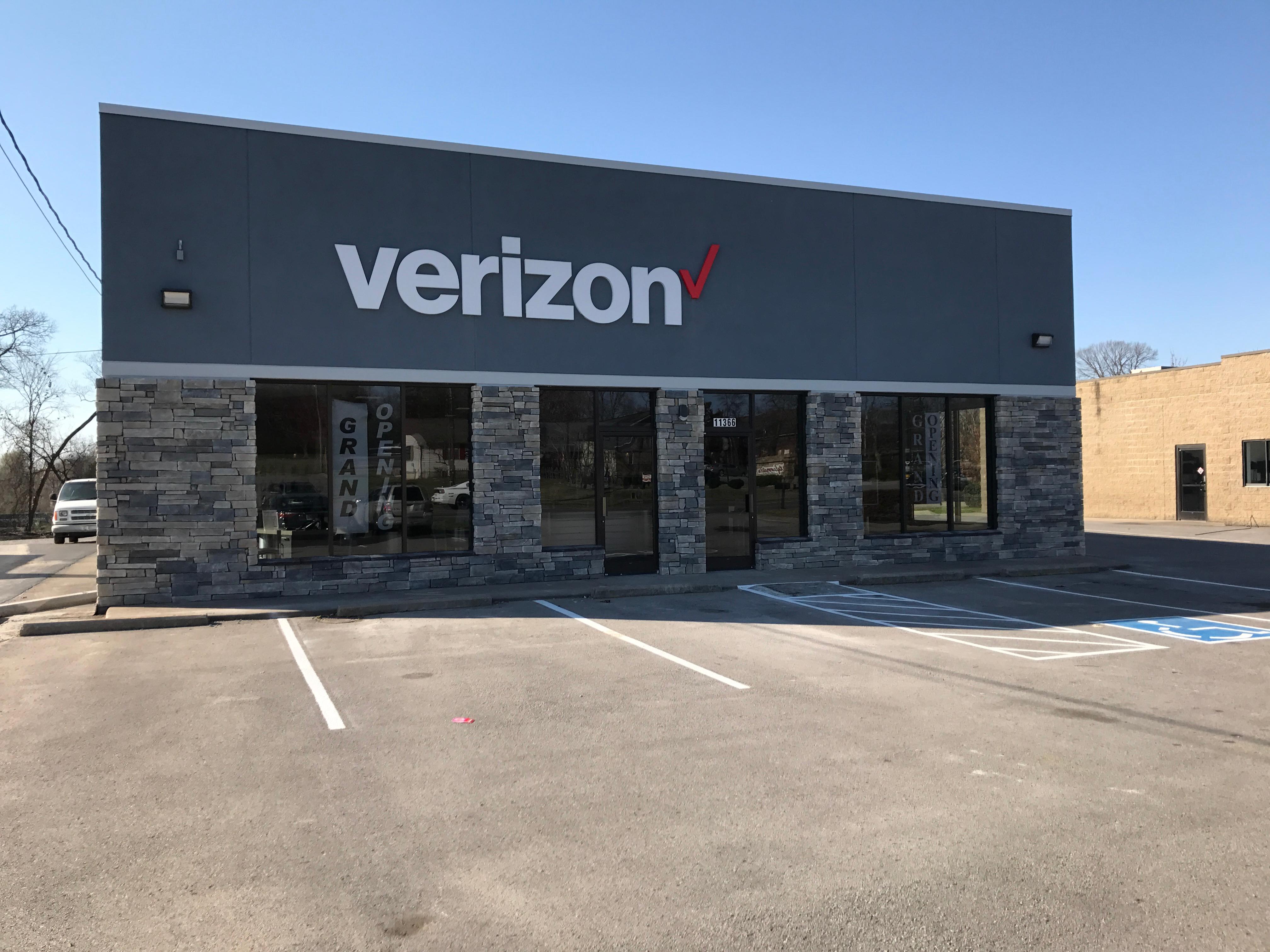 Verizon Authorized Retailer – Cellular Sales Photo