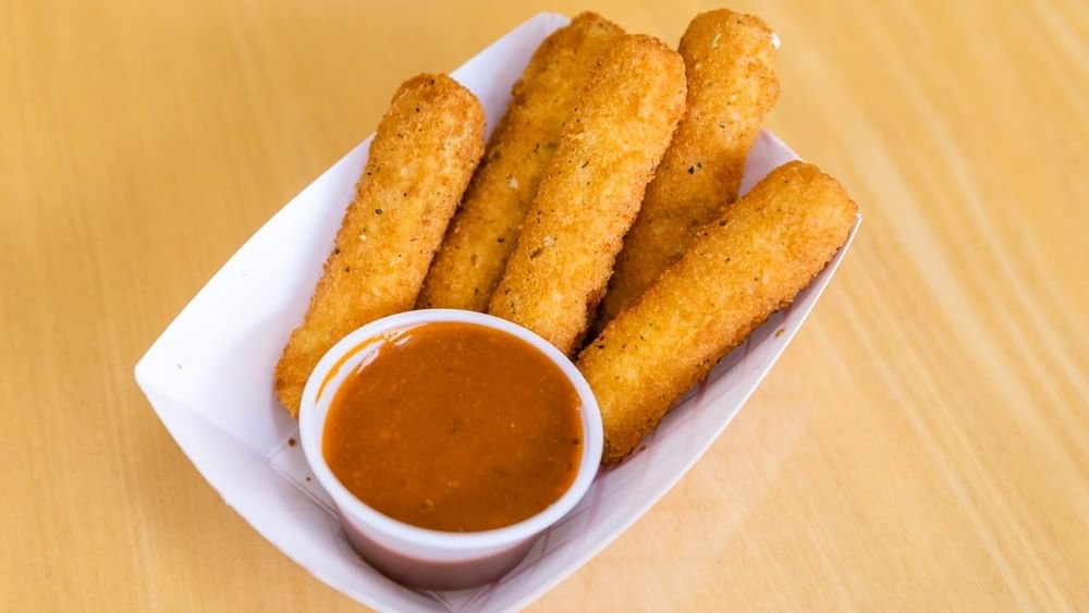 Mozzarella Sticks (6)