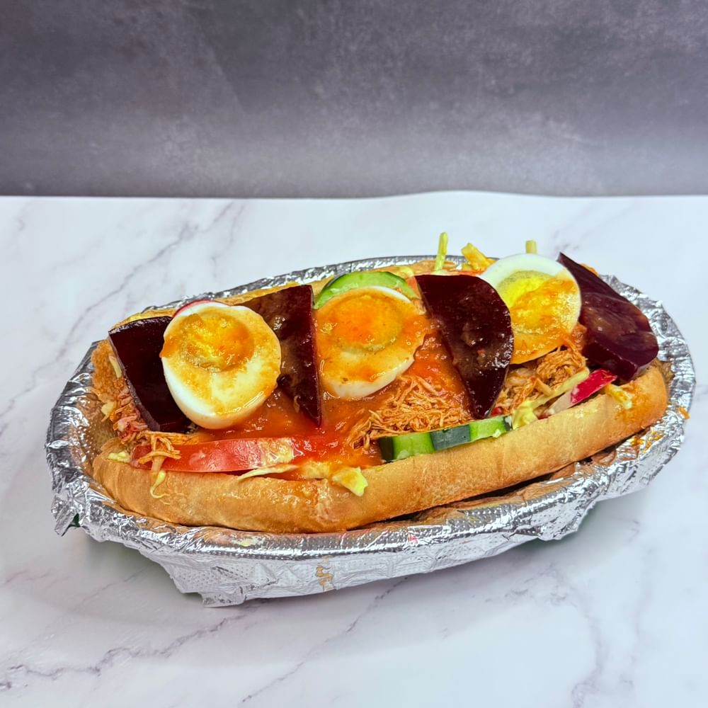 Pan Con Pollo Estilo Salvadoreno Sandwich