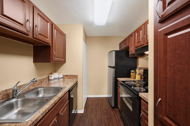 Images Camden Valley Park Apartments
