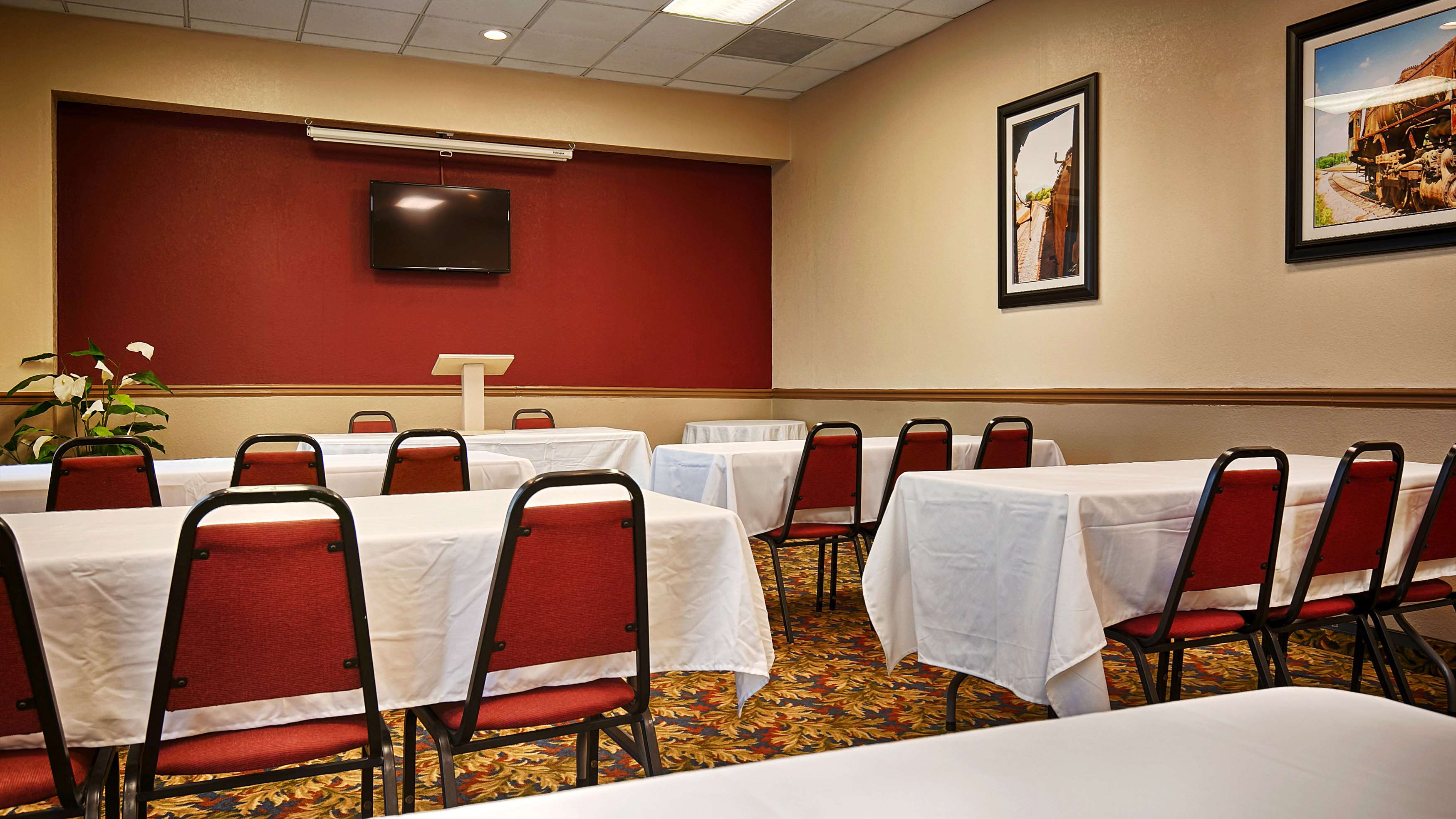 Best Western Heritage Inn Photo