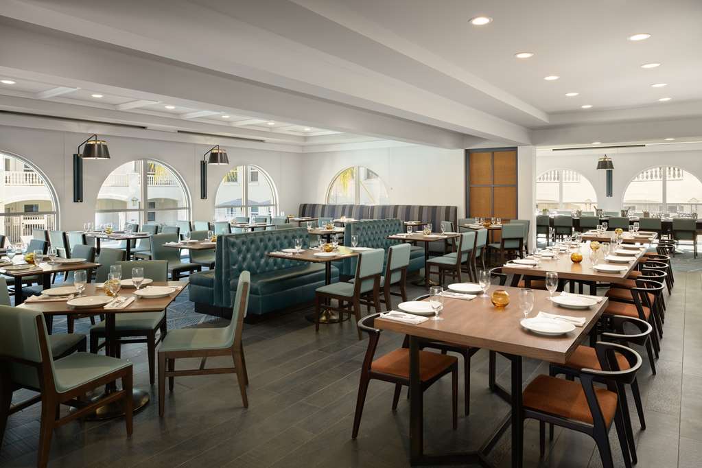 Hayes Mansion San Jose, Curio Collection by Hilton Image