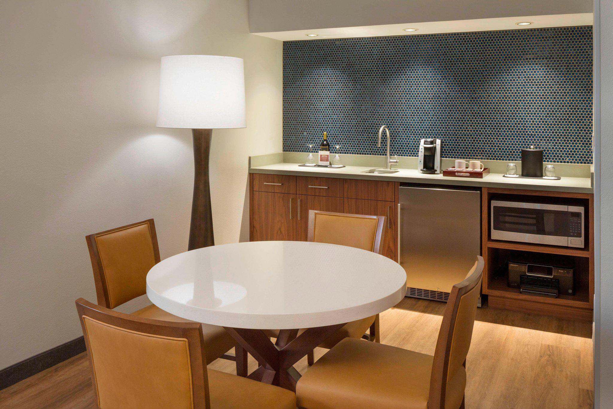 Courtyard by Marriott Palo Alto Los Altos Photo