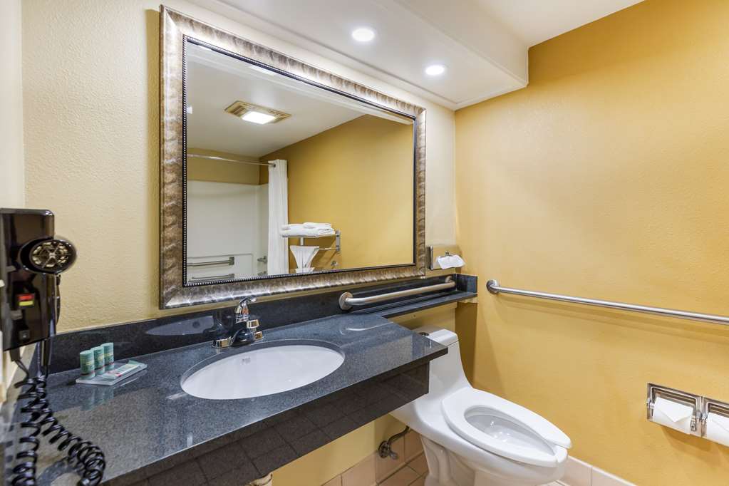 Best Western Kiva Inn Image