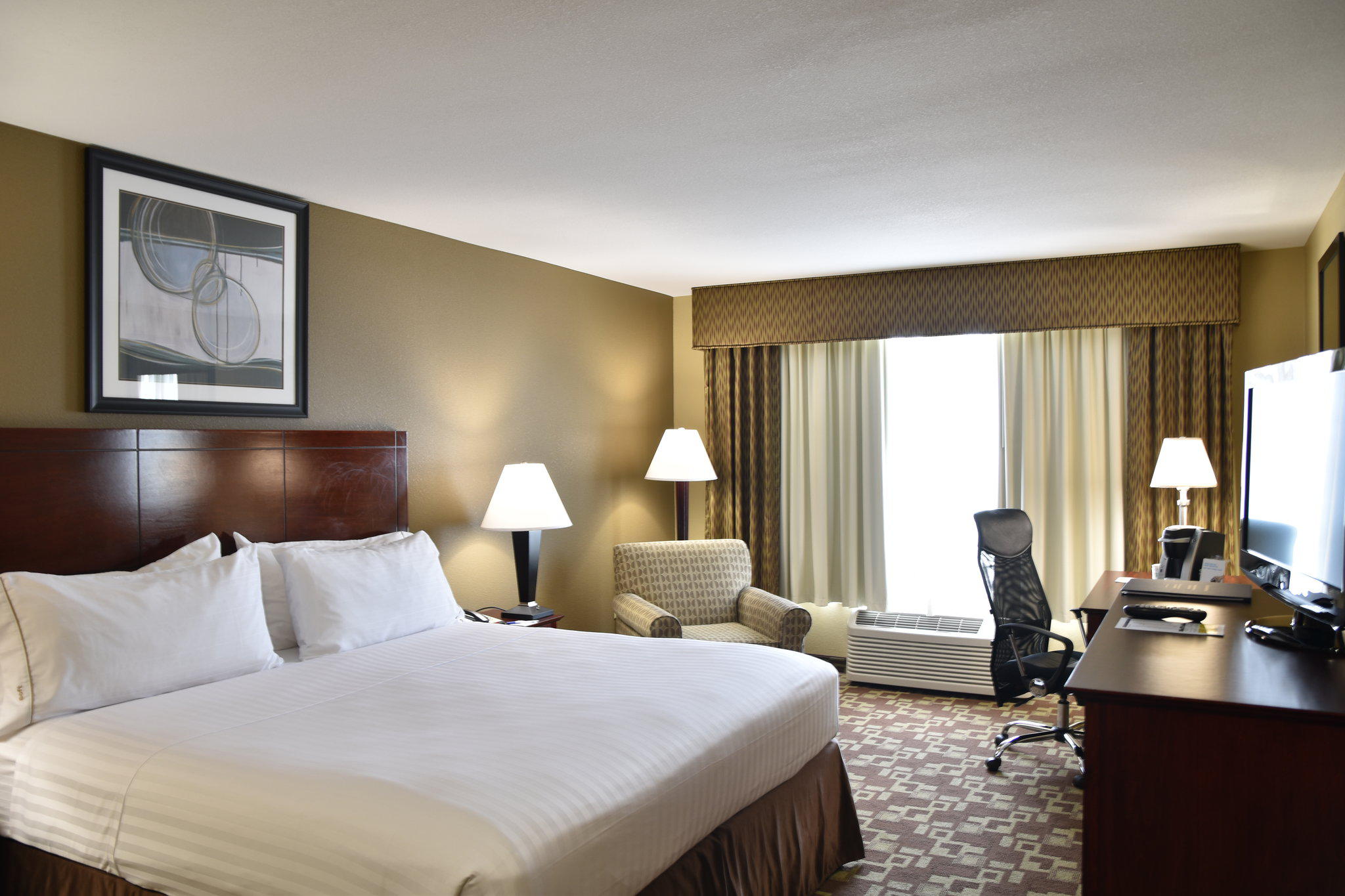 Holiday Inn Express & Suites St Charles Photo