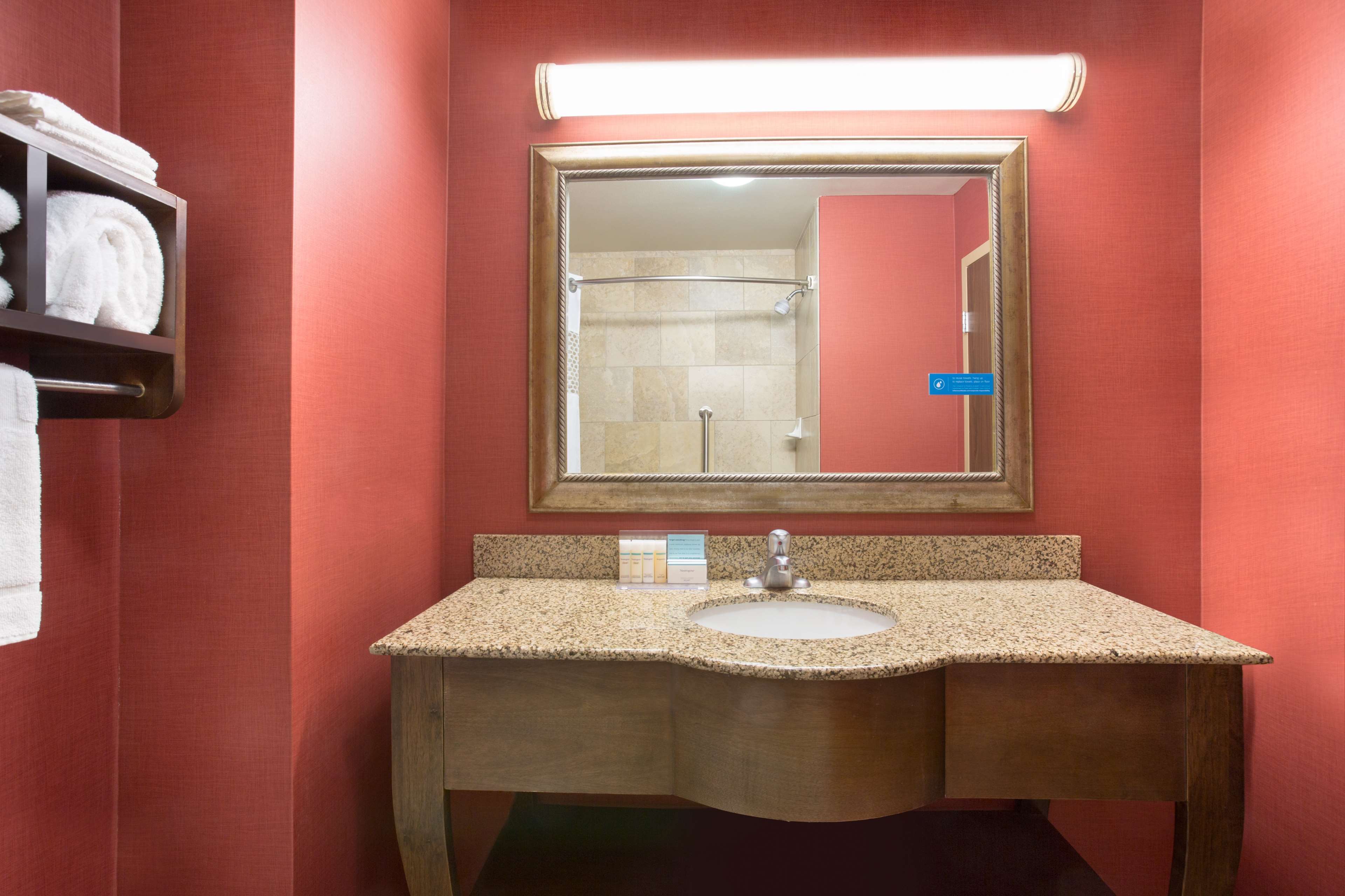 Guest room bath